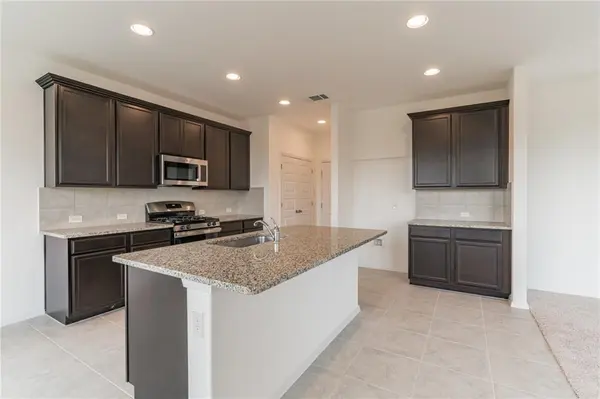 233 Trailside LN, Bastrop, TX 78602