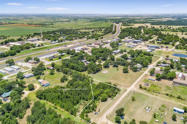 24485 E Avenue C, Buckholts, TX 76518