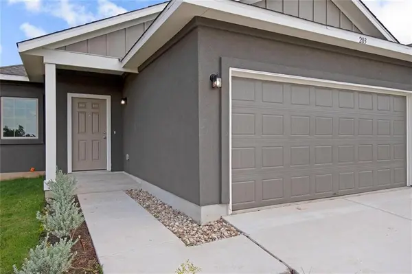 203 Trailside LN, Bastrop, TX 78602