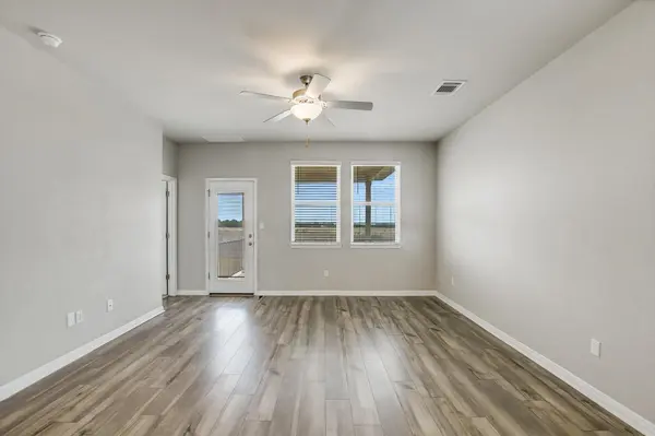212 Prairie Song LN, Liberty Hill, TX 78642