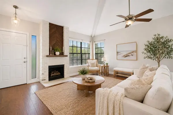 1748 Ohlen RD #22, Austin, TX 78757