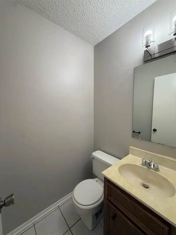 7001 Winedale DR #B, Austin, TX 78759