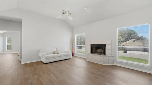 703 Lazy Bluff LN, New Braunfels, TX 78130