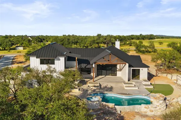 765 Legacy Hills DR, Johnson City, TX 78636