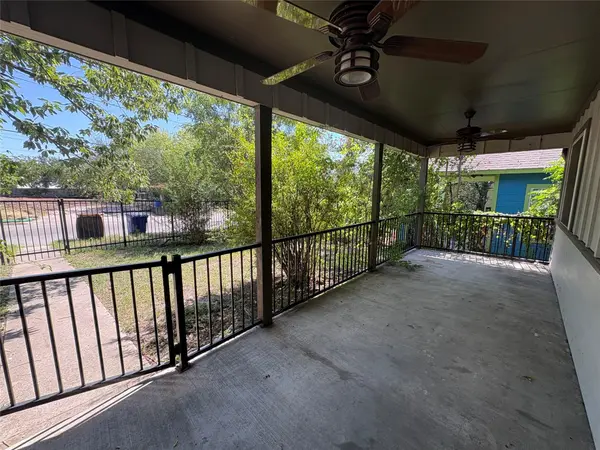 2001 E 10TH ST, Austin, TX 78702