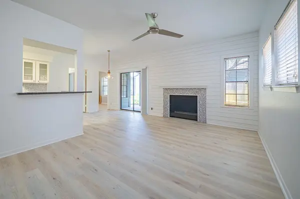 210 Oak Bay ST #402, Rockport, TX 78382