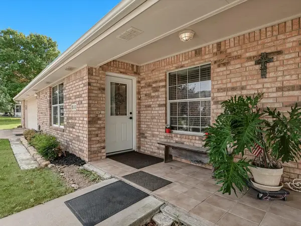 810 Cottonwood DR, Burnet, TX 78611