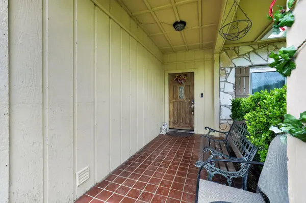 902 Lazy LN, San Marcos, TX 78666