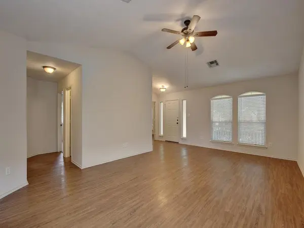 136 Strawn, Kyle, TX 78640