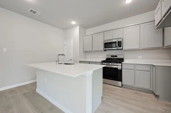 205 Hornet ST, Elgin, TX 78621