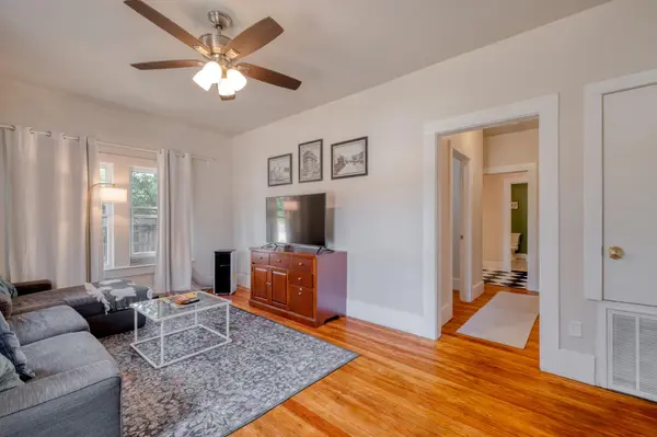 905 Bellview Ave, Round Rock, TX 78681