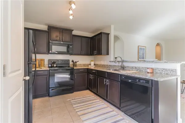217 Johnston LN, Jarrell, TX 76537