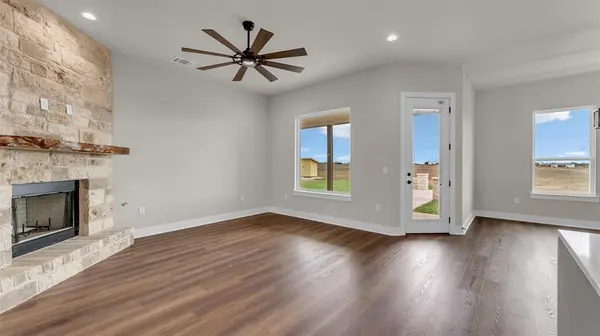 379 Prairie Point DR, Bertram, TX 78605