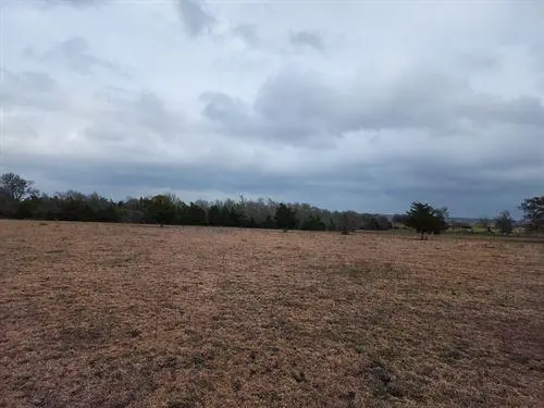 176 Ike LN, Brenham, TX 77833