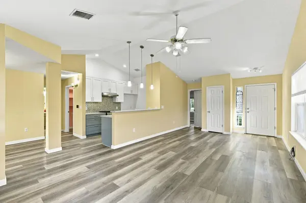 196 Prairie Springs LOOP, Georgetown, TX 78626