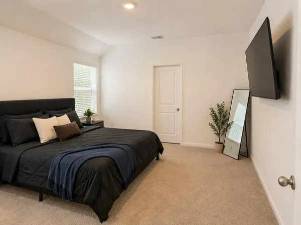 121 Santa Rosa LN, Buda, TX 78610