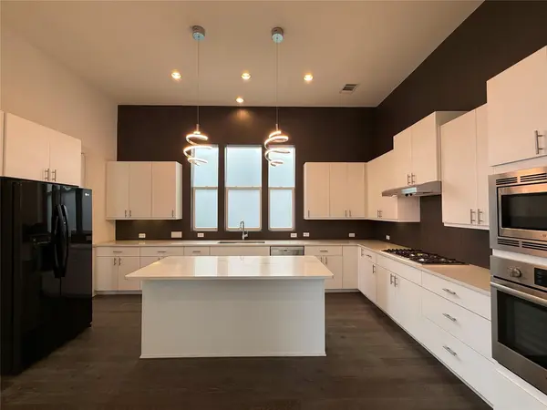 6117 Seville DR, Austin, TX 78724