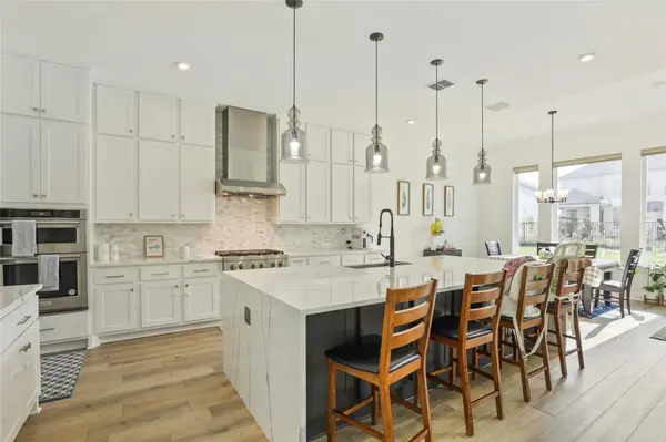 933 Trevi Fontana DR, Leander, TX 78641