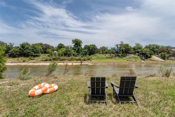 1424 Lakeshore DR N, Bandera, TX 78003