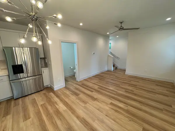 1133 Walton LN #2, Austin, TX 78721