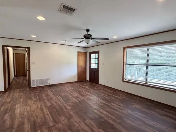 184 Affeld LN, Smithville, TX 78957