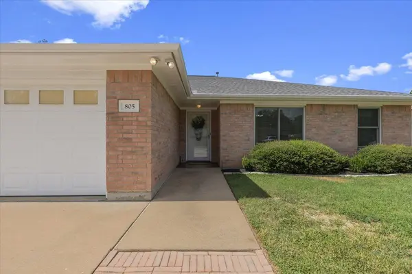 805 Craddock CT, Smithville, TX 78957