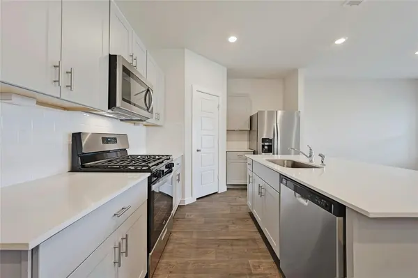 313 MERRIMAN RD, San Marcos, TX 78666
