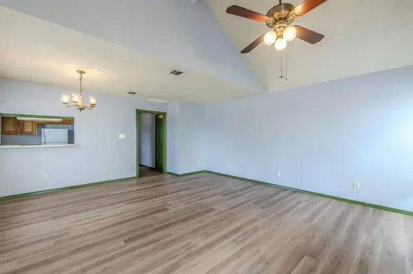 2000 Kenneth Ave #B, Austin, TX 78741