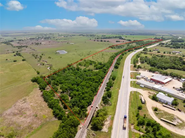 2901 and 2973 S Main ST, Taylor, TX 76574