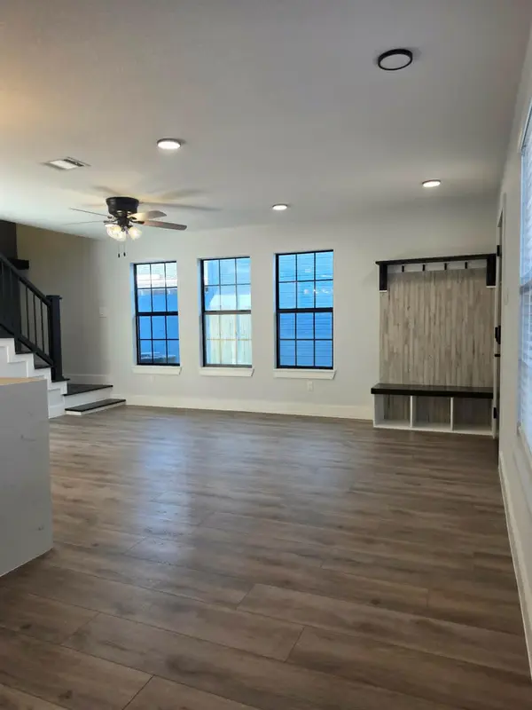 845 Topaz LN, Leander, TX 78641