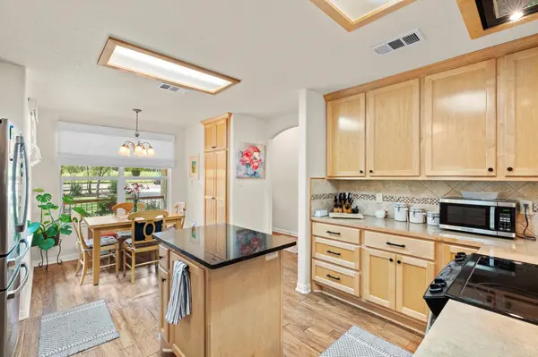 1109 Delmar ST, San Marcos, TX 78666