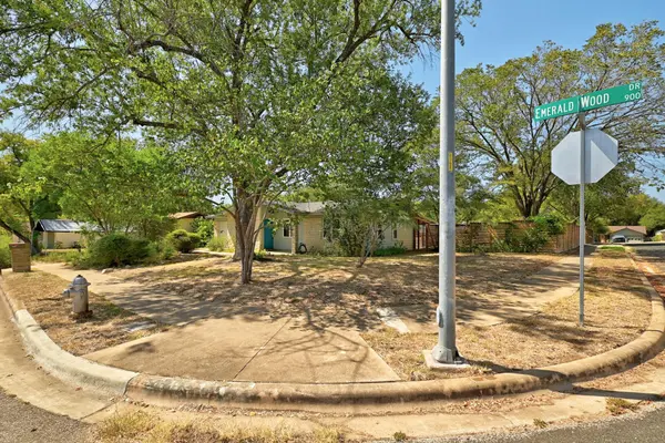 905 Emerald Wood DR, Austin, TX 78745
