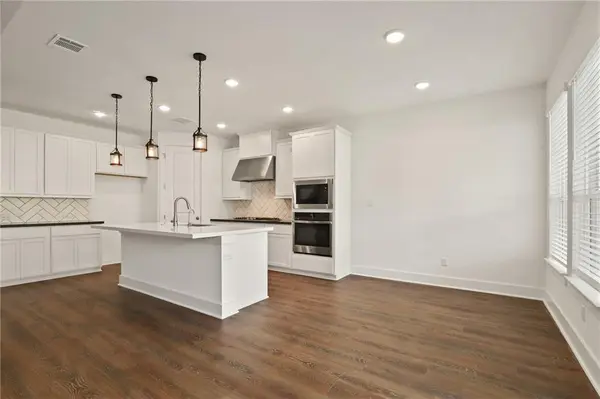 1821 Donetto DR, Leander, TX 78641