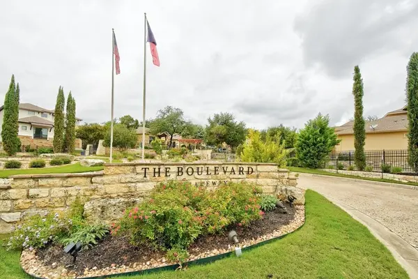 13 Prestonwood CIR, Lakeway, TX 78734