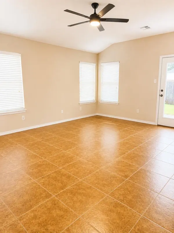 17252 Tobermory DR, Pflugerville, TX 78660