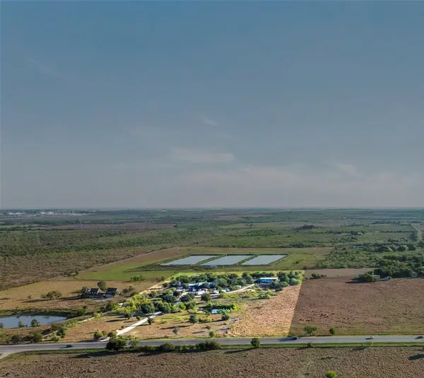 15476 San Marcos HWY, Martindale, TX 78655