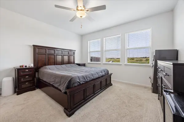 685 Papaya DR, Buda, TX 78610