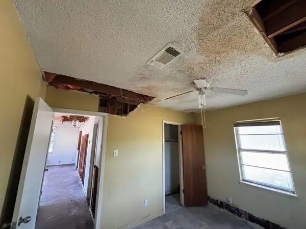 321 N Front ST, Holland, TX 76534