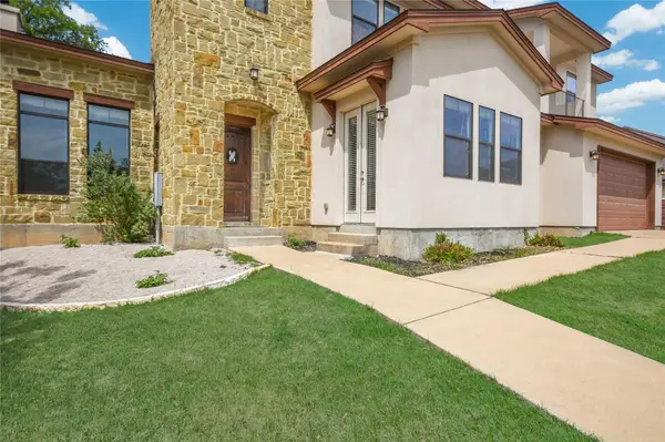 18400 Lakepoint CV, Lago Vista, TX 78645