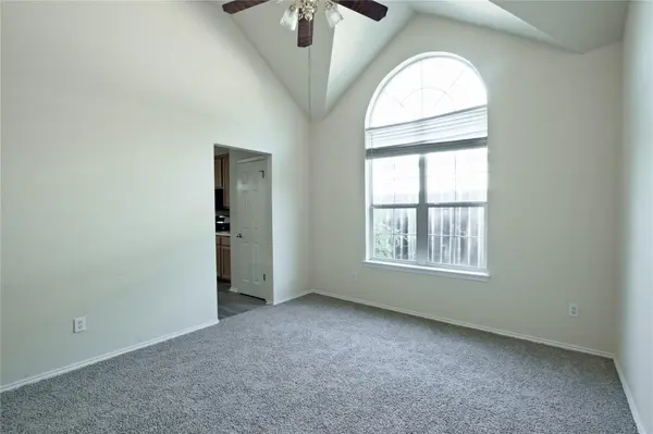 704 Thrush DR, Leander, TX 78641