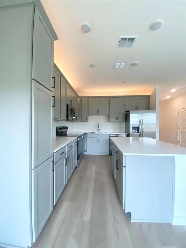 700 Horseshoe DR #101, Leander, TX 78641