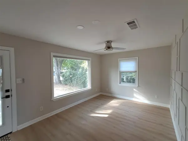202 Jones ST, Smithville, TX 78957
