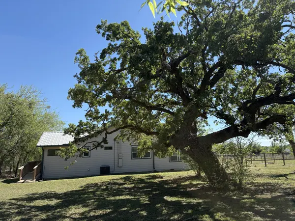 1430 Antioch RD, Paige, TX 78659