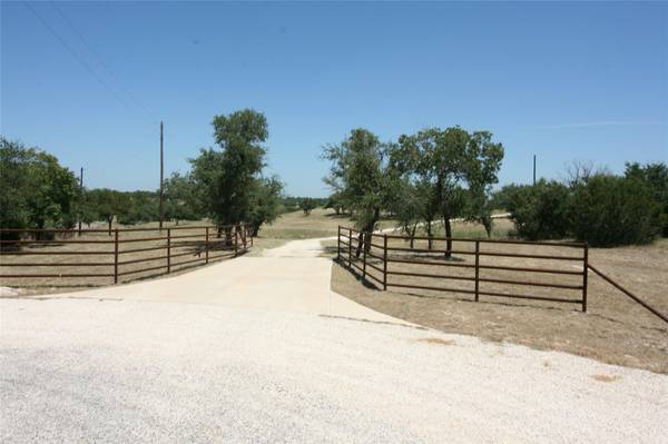 191 Pivot CIR,  Briggs,  TX 78608