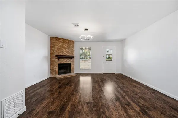 41 Abbey RD, Euless, TX 76039