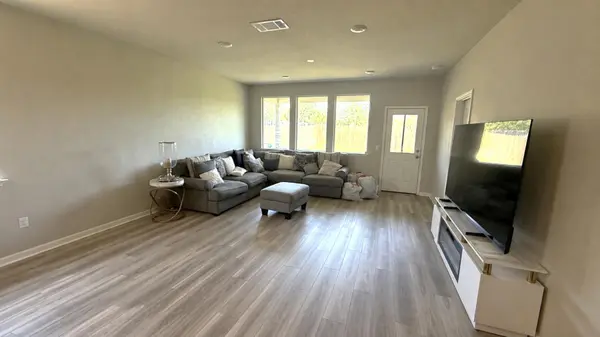 197 Arrowhead Vine ST, Leander, TX 78641