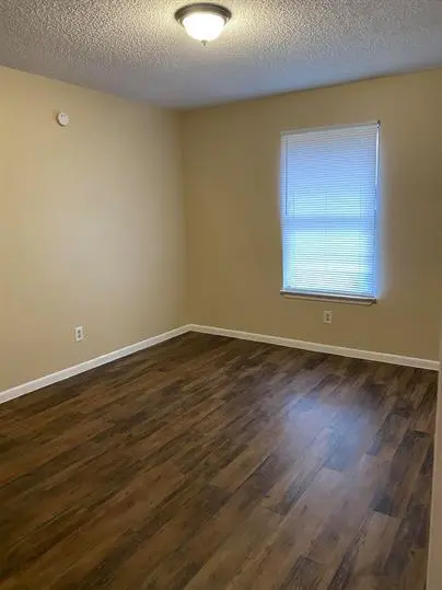 139 Elm DR #208, Lockhart, TX 78644