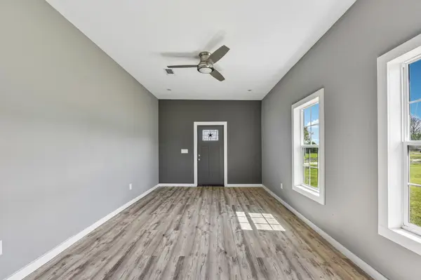 507 W 1st ST, Flatonia, TX 78941