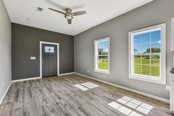 507 W 1st ST, Flatonia, TX 78941