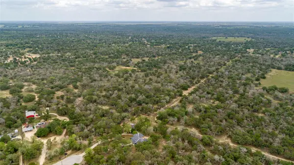 227 Encino DR, Floresville, TX 78114